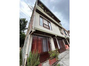 SE VENDE CASA DUPLEX EN DOSQUEBRADAS EN EL CAMPESTRE