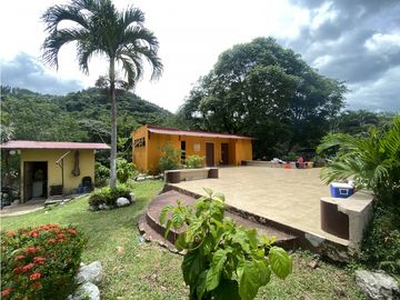 988 MTS - VENTA de CASA CAMPESTRE en CAPIRA SAJALICES - LH