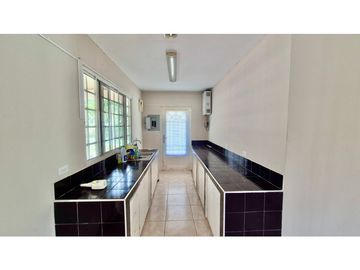 988 MTS - VENTA de CASA CAMPESTRE en CAPIRA SAJALICES - LH