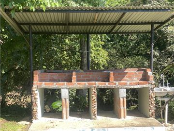 988 MTS - VENTA de CASA CAMPESTRE en CAPIRA SAJALICES - LH