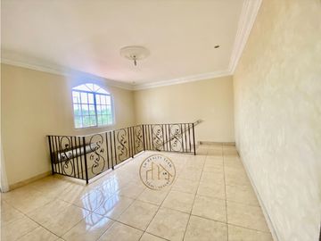 VENTA de CASA REMODELADA en SAN ANTONIO | 5REC - LH