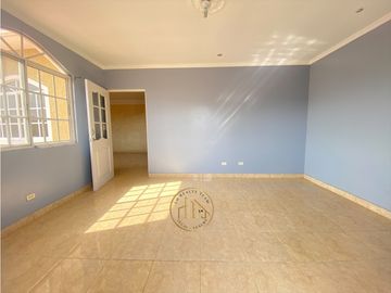 VENTA de CASA REMODELADA en SAN ANTONIO | 5REC - LH