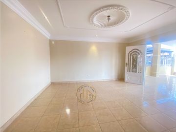 VENTA de CASA REMODELADA en SAN ANTONIO | 5REC - LH