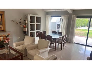 VENDE CASA EN DALVIAN barrio privado