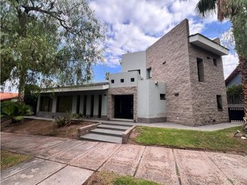 VENDE CASA EN DALVIAN barrio privado