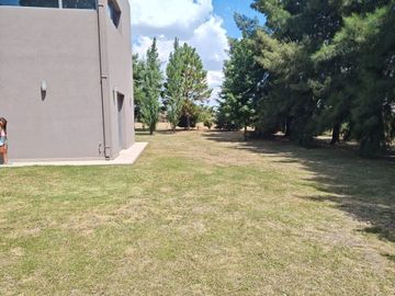 LUJOSA E IMPONENTE CASA EN FINCAS DE SAN VICENTE