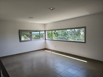 LUJOSA E IMPONENTE CASA EN FINCAS DE SAN VICENTE