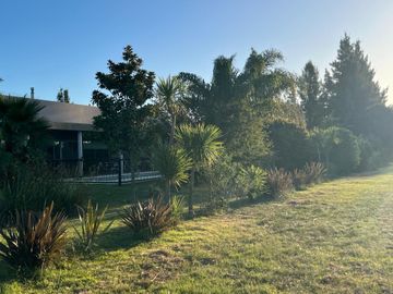 LUJOSA E IMPONENTE CASA EN FINCAS DE SAN VICENTE