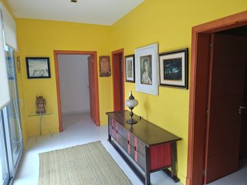 LUJOSA E IMPONENTE CASA EN FINCAS DE SAN VICENTE