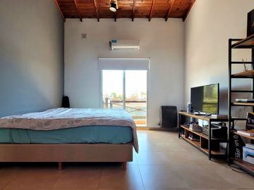 CASA 4 AMBIENTES JARDIN PILETA PERMUTA MERLO