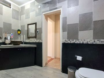 CASA 4 AMBIENTES JARDIN PILETA PERMUTA MERLO