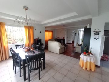 SE VENDE CASA AMOBLADA EN VISTALBA, lujan de cuyo