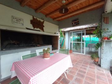 SE VENDE CASA AMOBLADA EN VISTALBA, lujan de cuyo