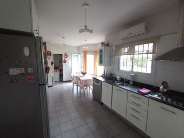 SE VENDE CASA AMOBLADA EN VISTALBA, lujan de cuyo