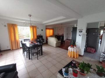 SE VENDE CASA AMOBLADA EN VISTALBA, lujan de cuyo