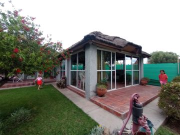 SE VENDE CASA AMOBLADA EN VISTALBA, lujan de cuyo
