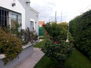 SE VENDE CASA AMOBLADA EN VISTALBA, lujan de cuyo