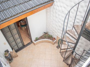 PH EN VENTA 7 ambientes en Monte Castro