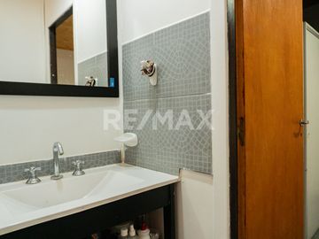 VENTA! 2 CASAS CON RENTA | IDEAL INVERSIÓN | AÑELO