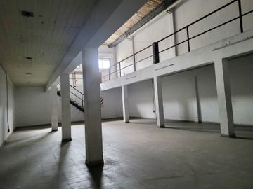 Local o Depósito en Venta La Plata sobre Avenida
