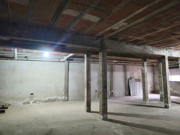 Local o Depósito en Venta La Plata sobre Avenida