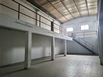 Local o Depósito en Venta La Plata sobre Avenida