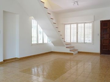 Casa en VENTA Ruta 2 km 52 con quincho y pileta