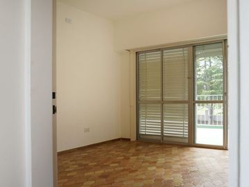 Casa en VENTA Ruta 2 km 52 con quincho y pileta