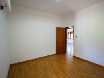 Casa en venta en City Bell entre caminos