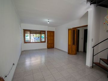 Casa en venta en City Bell entre caminos