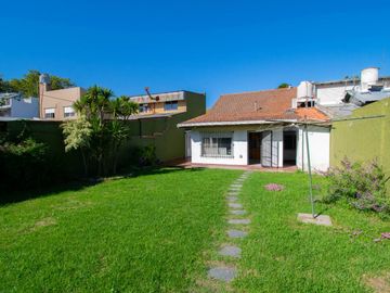 Casa en venta en City Bell entre caminos