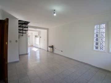 Casa en venta en City Bell entre caminos