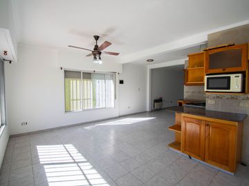 Casa en venta en City Bell entre caminos