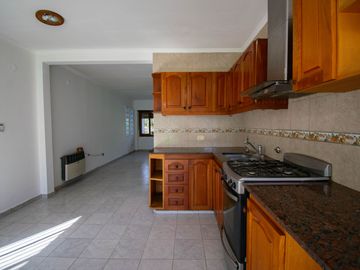 Casa en venta en City Bell entre caminos
