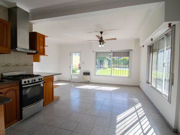 Casa en venta en City Bell entre caminos