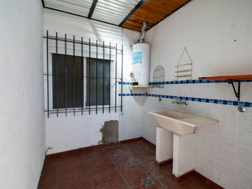 Casa en venta en City Bell entre caminos
