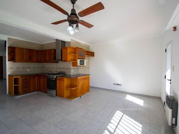 Casa en venta en City Bell entre caminos