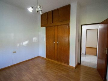 Casa en venta en City Bell entre caminos