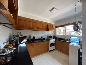 Casas en venta con patio y pileta en Tolosa