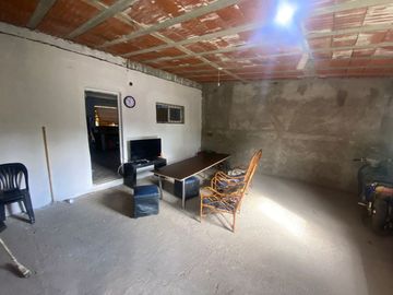 VENTA CASA 3 DORM MAS GALPON EN LOMA VILLA ALLENDE