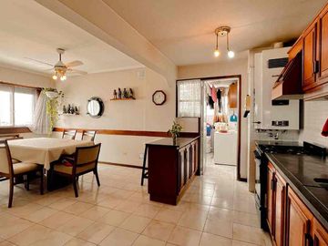 VENTA DEPTOS SEMIPISO 2 COCHERAS PLAYA GRANDE