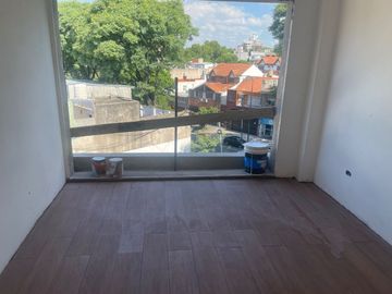 2 AMBIENTES CON PATIO Y TERRAZA DOBLE 76 m2