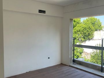 2 AMBIENTES CON PATIO Y TERRAZA DOBLE 76 m2