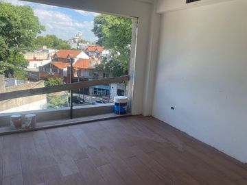 2 AMBIENTES CON PATIO Y TERRAZA DOBLE 76 m2