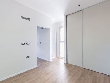DEPARTAMENTO DÚPLEX A ESTRENAR CATEGORÍA. LA PLATA