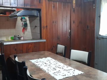 CASA S.LOTE PROPIO, COCHERA P. DOS AUTOS Y JARDIN