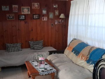 CASA S.LOTE PROPIO, COCHERA P. DOS AUTOS Y JARDIN