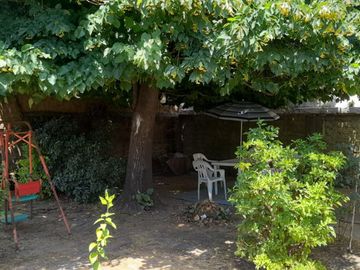 CASA S.LOTE PROPIO, COCHERA P. DOS AUTOS Y JARDIN