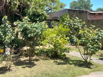 CASA S.LOTE PROPIO, COCHERA P. DOS AUTOS Y JARDIN