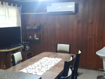 CASA S.LOTE PROPIO, COCHERA P. DOS AUTOS Y JARDIN